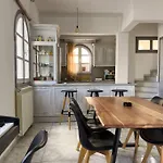 Naxian Downtown بيت للعطل